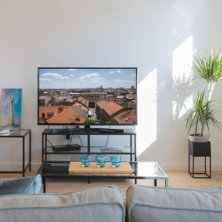 Design 2Bdr Apartment Near City Center 萨格勒布 外观 照片