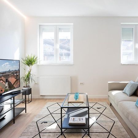 Design 2Bdr Apartment Near City Center 萨格勒布 外观 照片